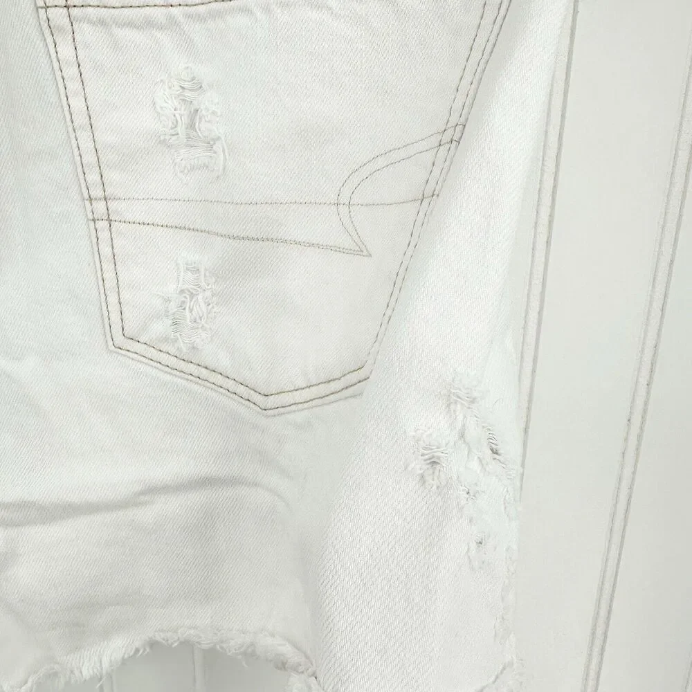 American Eagle Shorts 10 90s Boyfriend High Rise White Denim Distress Grunge EUC